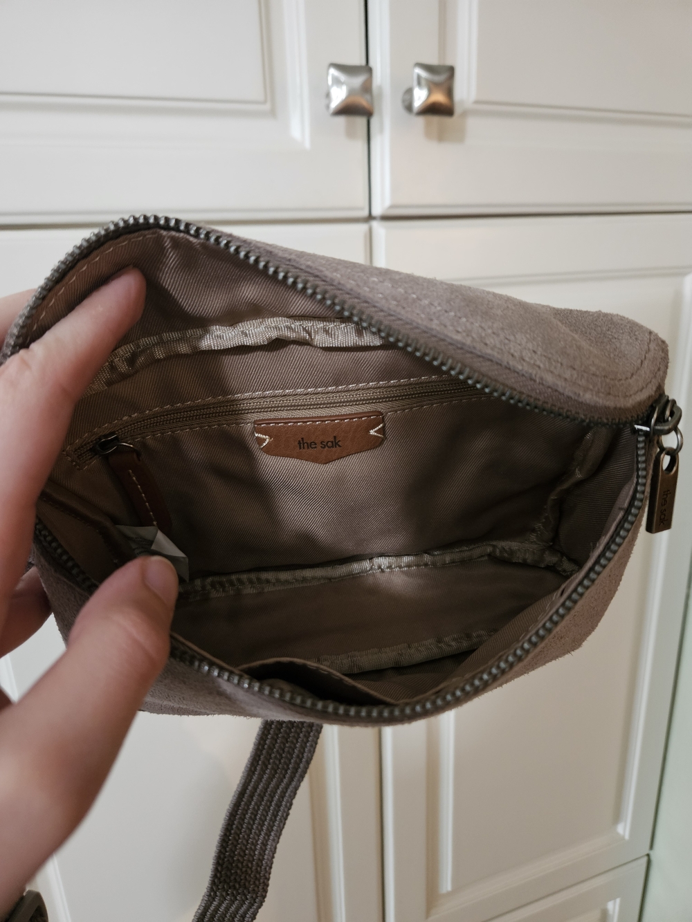 NWT the sak Caraway Gray Taupe Suede Leather Crossbody Sling Belt Bag Fanny Pack - Picture 7 of 7